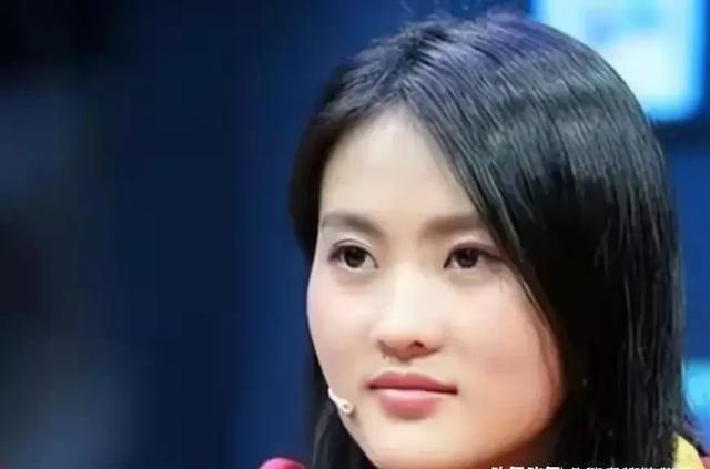 全红婵回应拥抱教练陈若琳时哭了 全红婵回应拥抱教练陈若琳时哭了